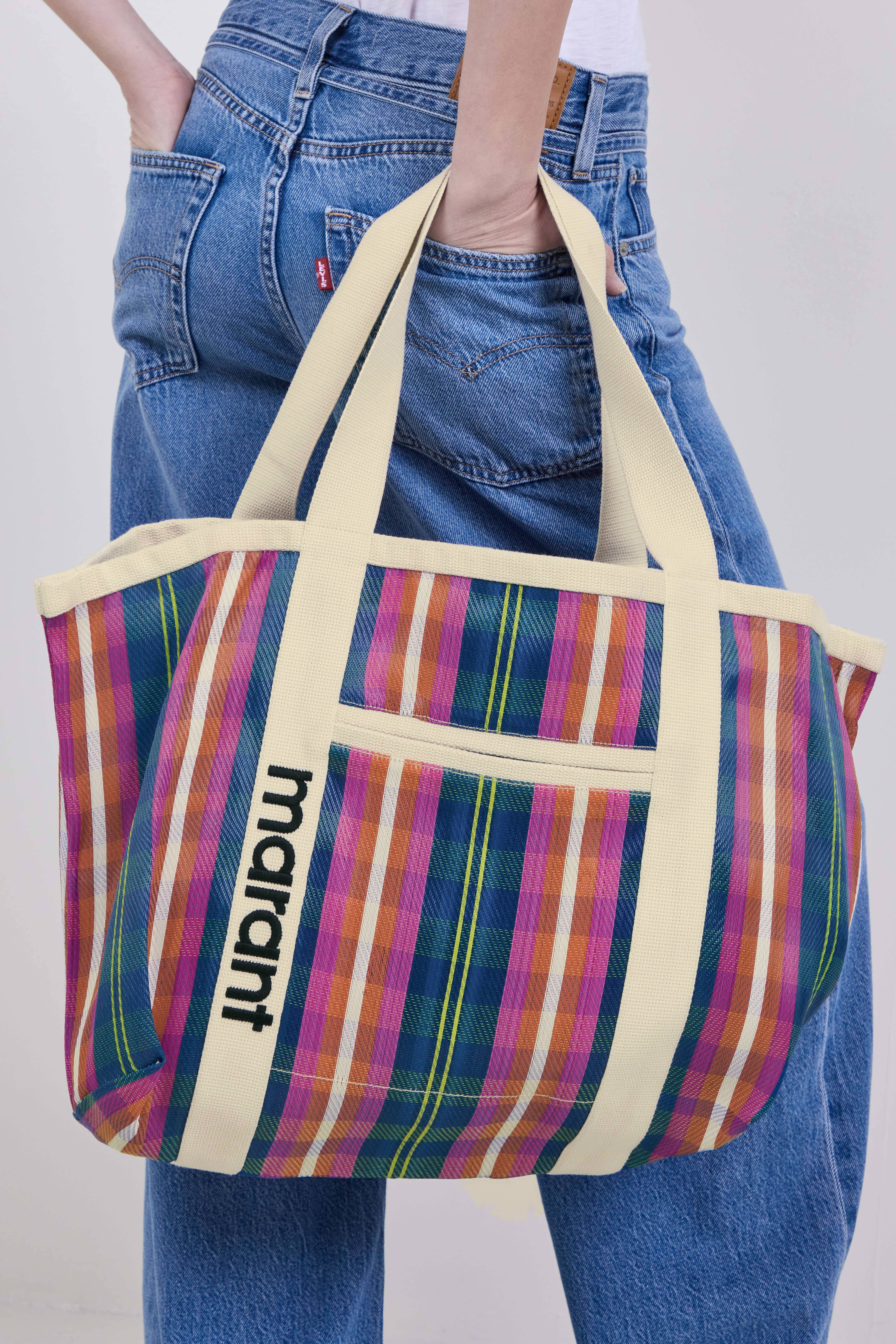 תמונת כל הלוק של תיק כתף דרואן